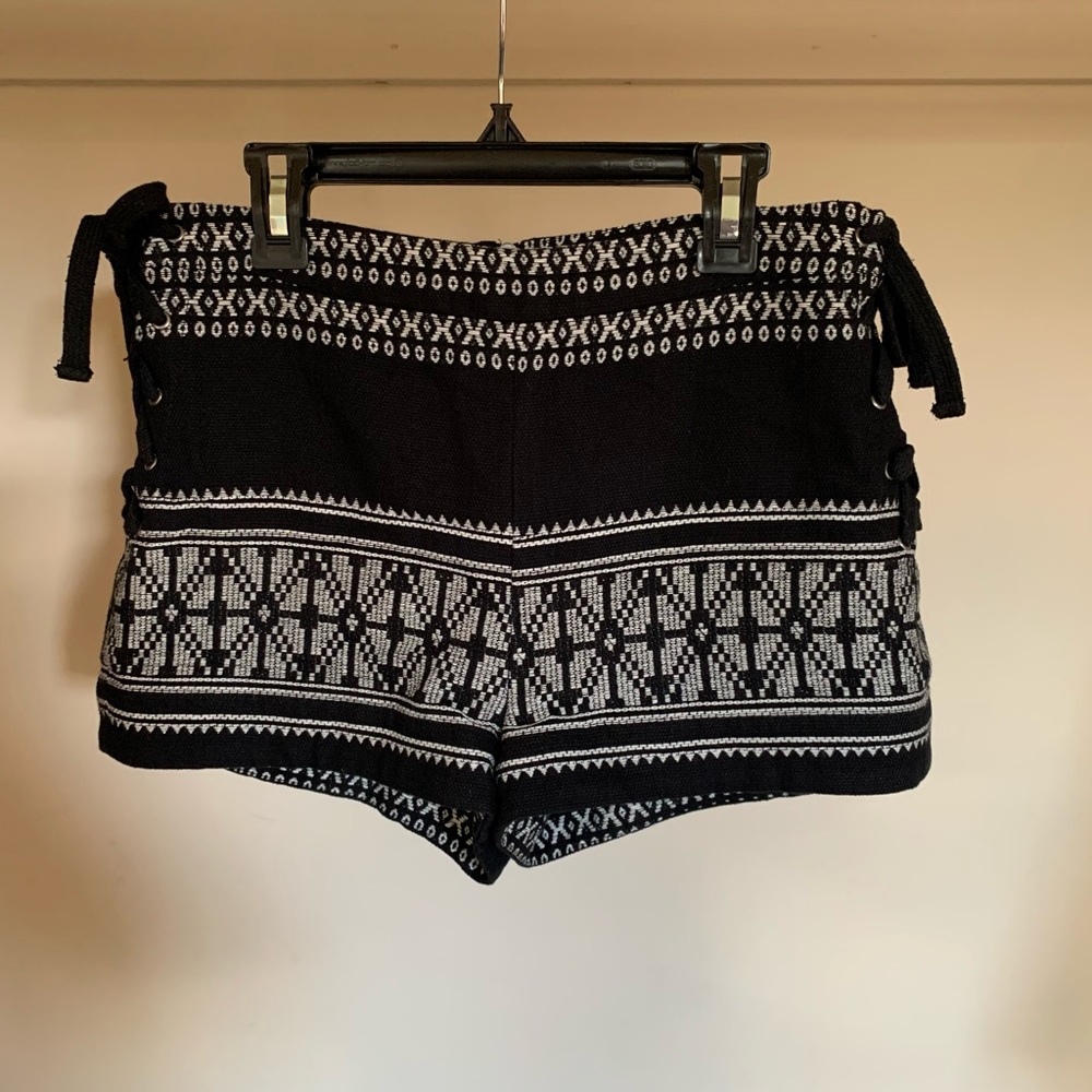 Sea NY Linen Blend Embroidered Knit High Rise Shorts